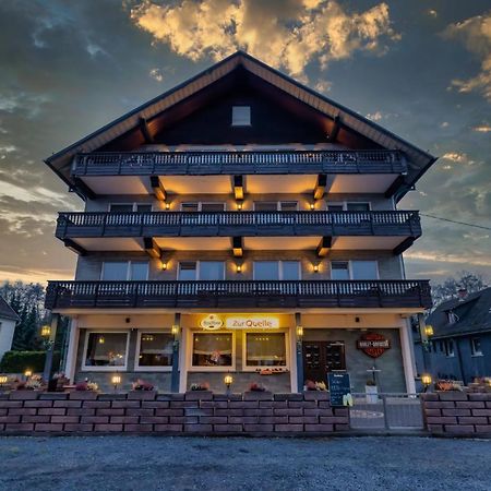 Gasthaus Zur Quelle Бад-Мариенберг Экстерьер фото