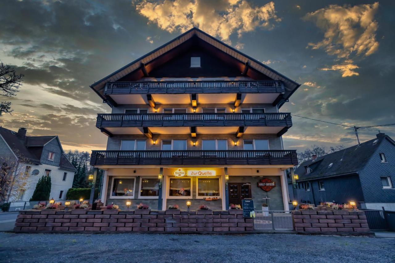 Gasthaus Zur Quelle Бад-Мариенберг Экстерьер фото