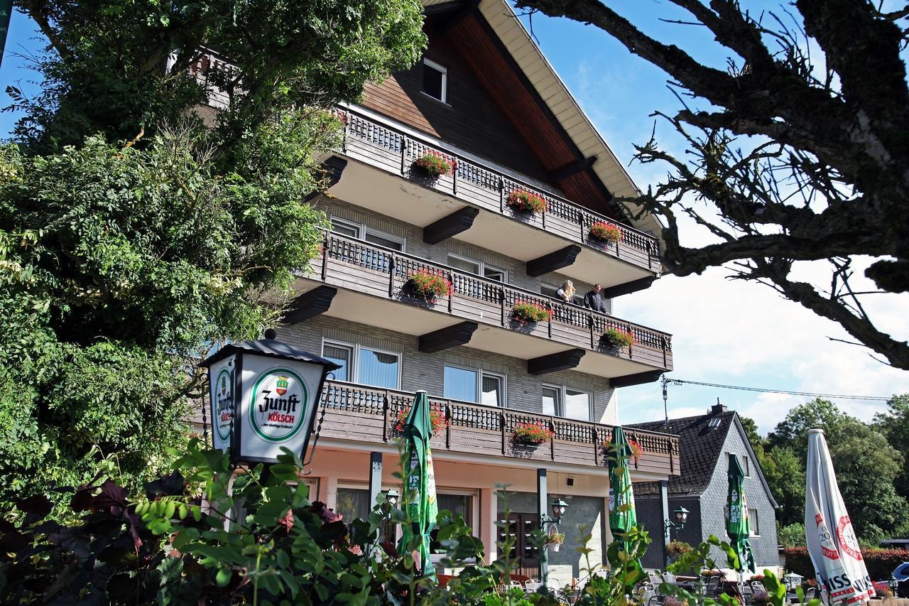 Gasthaus Zur Quelle Бад-Мариенберг Экстерьер фото